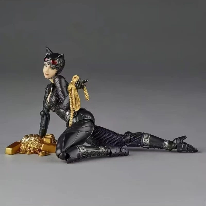 In Stock KO Kaiyodo Revoltech Yamaguchi Catwoman KO Figuras Action Figure Collectible Toy Gift