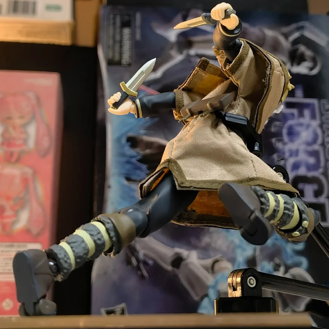 Thorfinn Karlsefni Figma 608 Action Figure Collectible Toy with Real Clothes Battle of Ice And Sea Quality Version New Color Box - Image 4