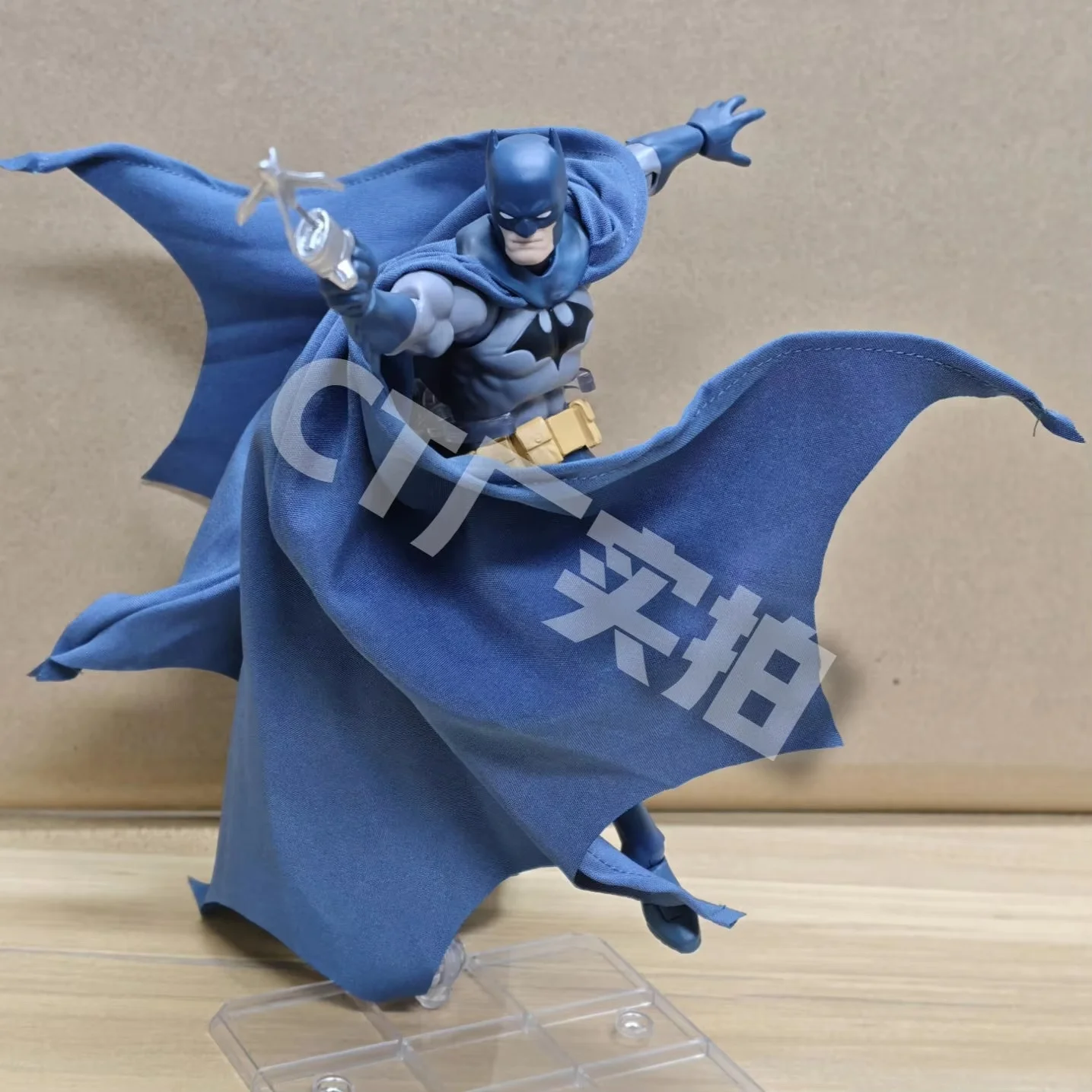 In Stock Ct Toys Batman Hush Blue Version Mafex 105 Black Version Dc Bat Man Anime Action Figure Figurine Model Statue Toys Gift - Image 6