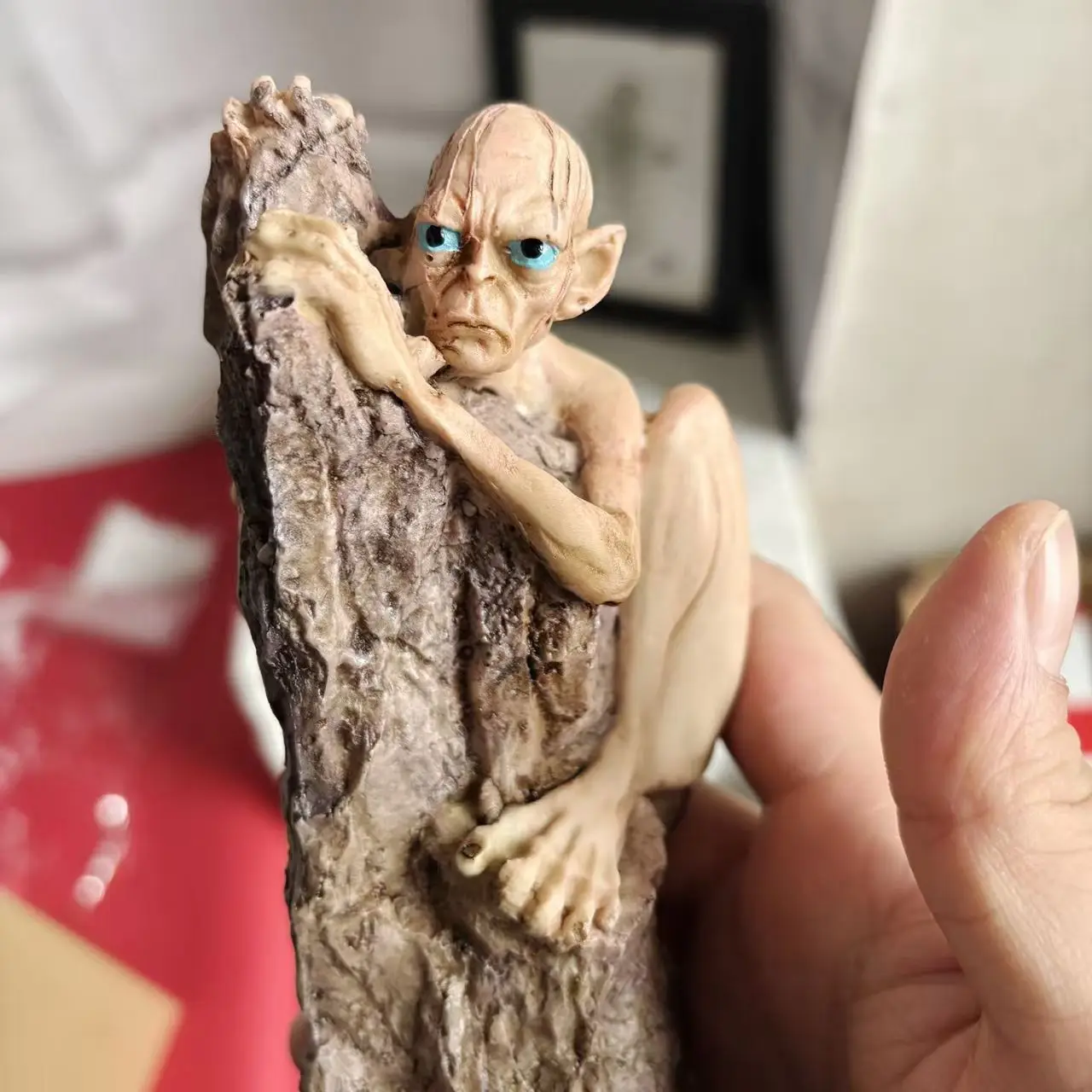 Colorful Gollum Statue Collectible Figure Resin Gollum Tree Climbing Statue Theme Copper Imitation Ornament