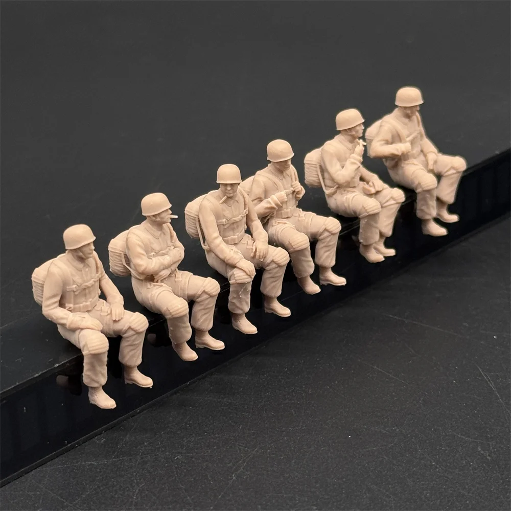 1/48 1/72 Scale German Paratroopers Seated for 6 Figures Unpainted Resin Model kit Military Miniature Soldiers Collection