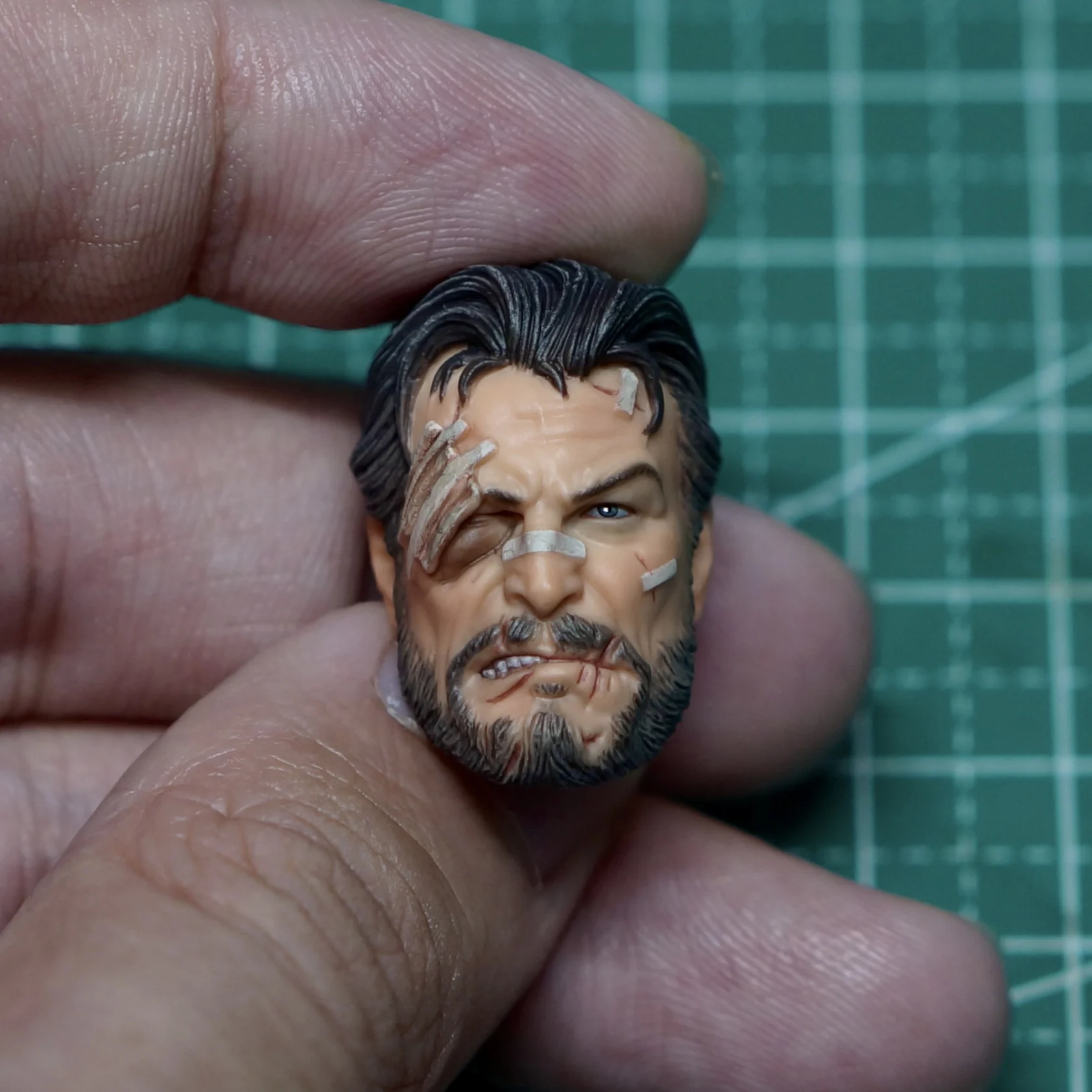 1/12 Scale Male Soldier Cartoon Punishment Agents Secrets Battle Damage Version Head Carving For MEZCO 6in Action Figures Model