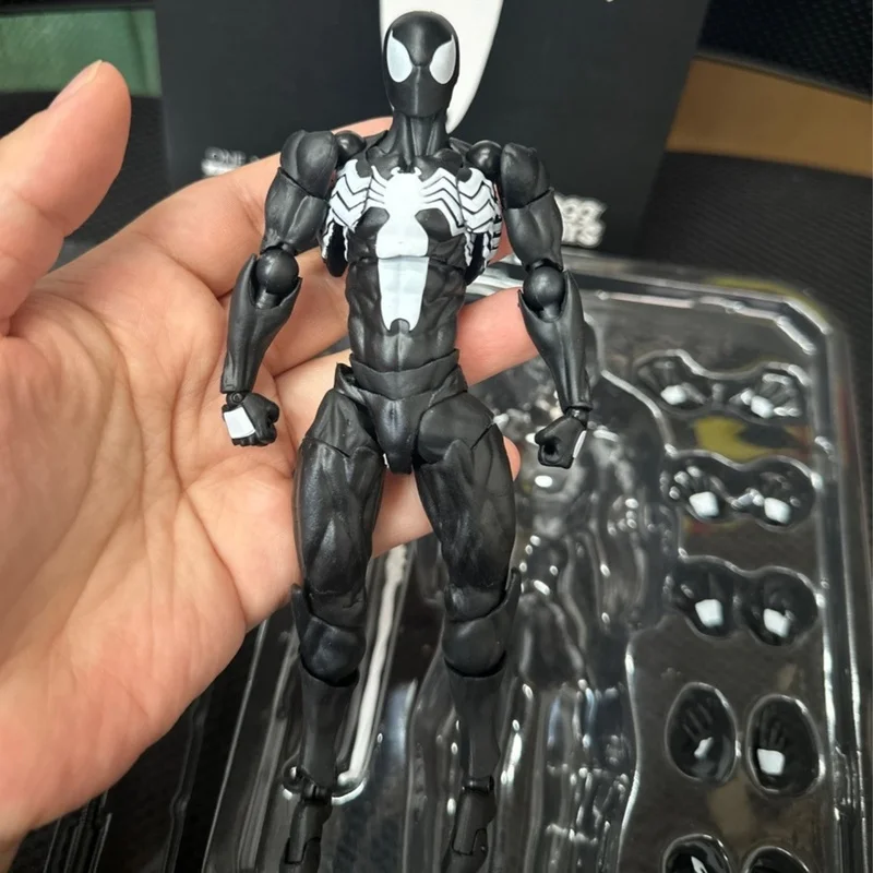 2025 New High Quality Black Neighbor Symbiote Spider Man Black Venom Battle Suit Joint Movable Figurine Ornament Model Gift