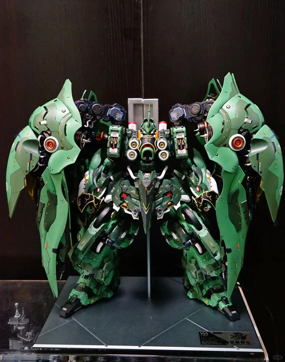 AXIS MODEL WORKS Kshatriya 1/100 Assembly Model Kit OSIRIS AERIAL DOMINATOR Luminous Lamp Action Figures Plastic Model toys