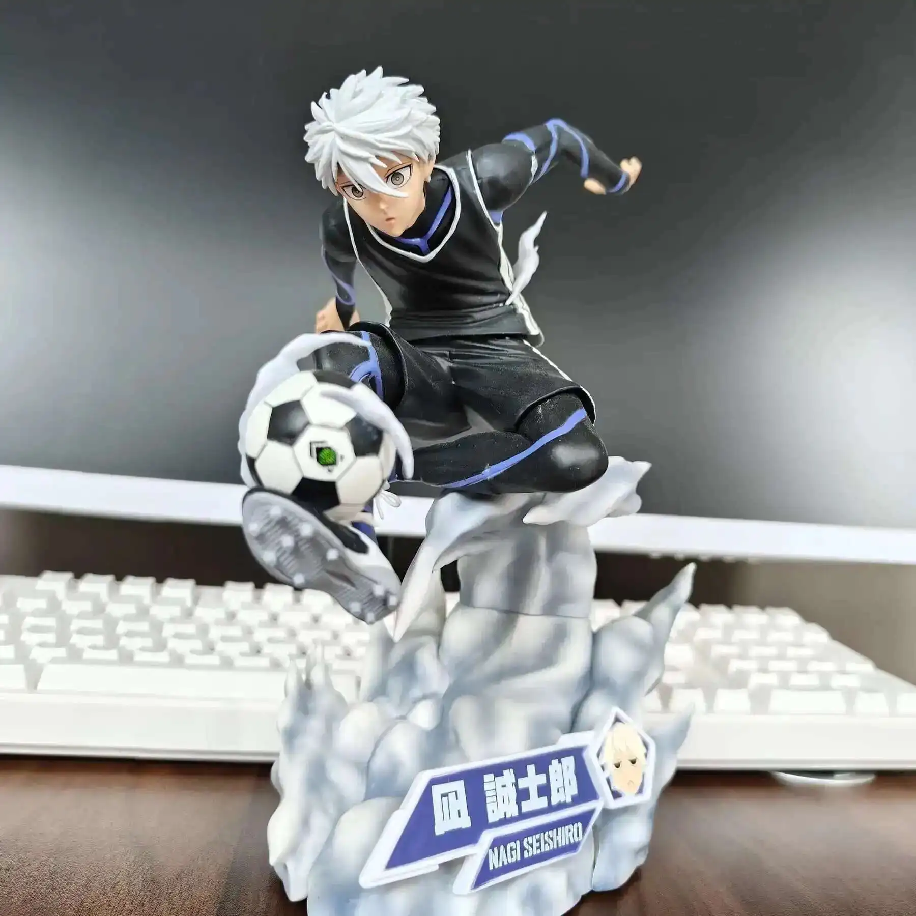 Action Blue Football 21CM Lock Figures Nagi Seishiro Anime Figure Figurine Pvc Model Collection Room Statue Doll - Image 5