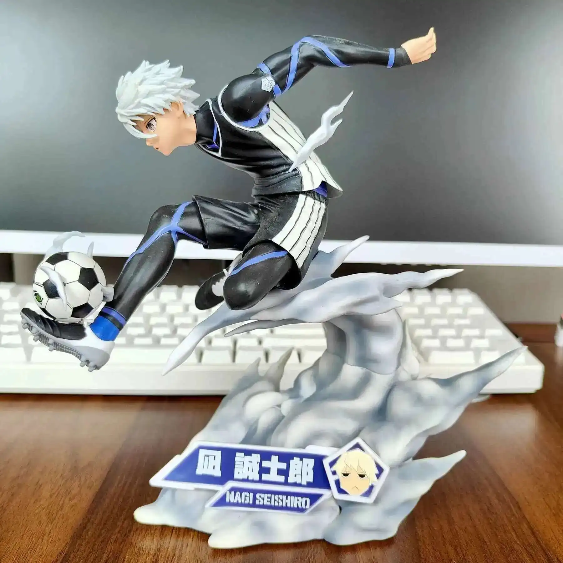 Action Blue Football 21CM Lock Figures Nagi Seishiro Anime Figure Figurine Pvc Model Collection Room Statue Doll - Image 4