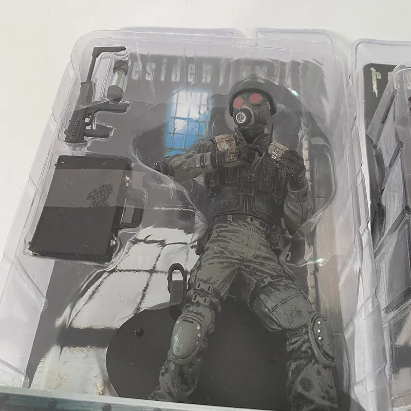 NECA Hunk Zombie Figure With Dog Licker And Walker Chris Redfield Biohazard Executioner Majini Action Figure Model Toys