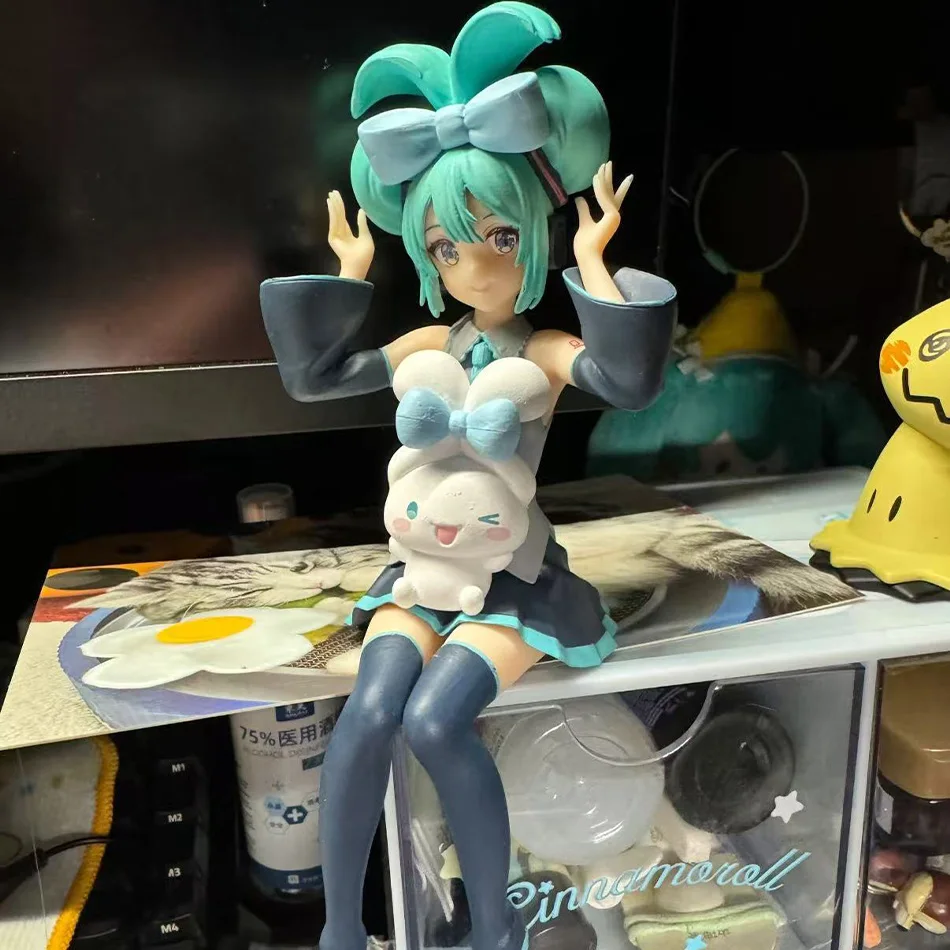 20cm Kawaii Hatsune Miku Action Figure with Cinnamoroll Rabbit Ornament PVC Statue Desktop Decor
