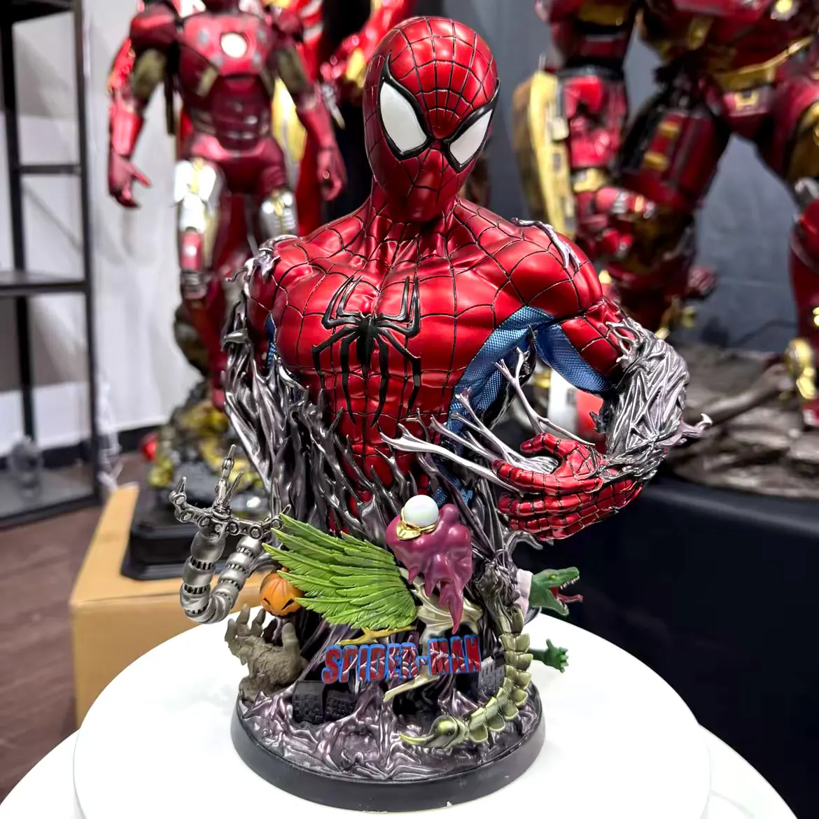 New Genuine In-Stock Marvel Spider-Man Figurine, Bust Statue, Superhero Breaking Free Gk Collectible, Perfect As  Birthday Gift