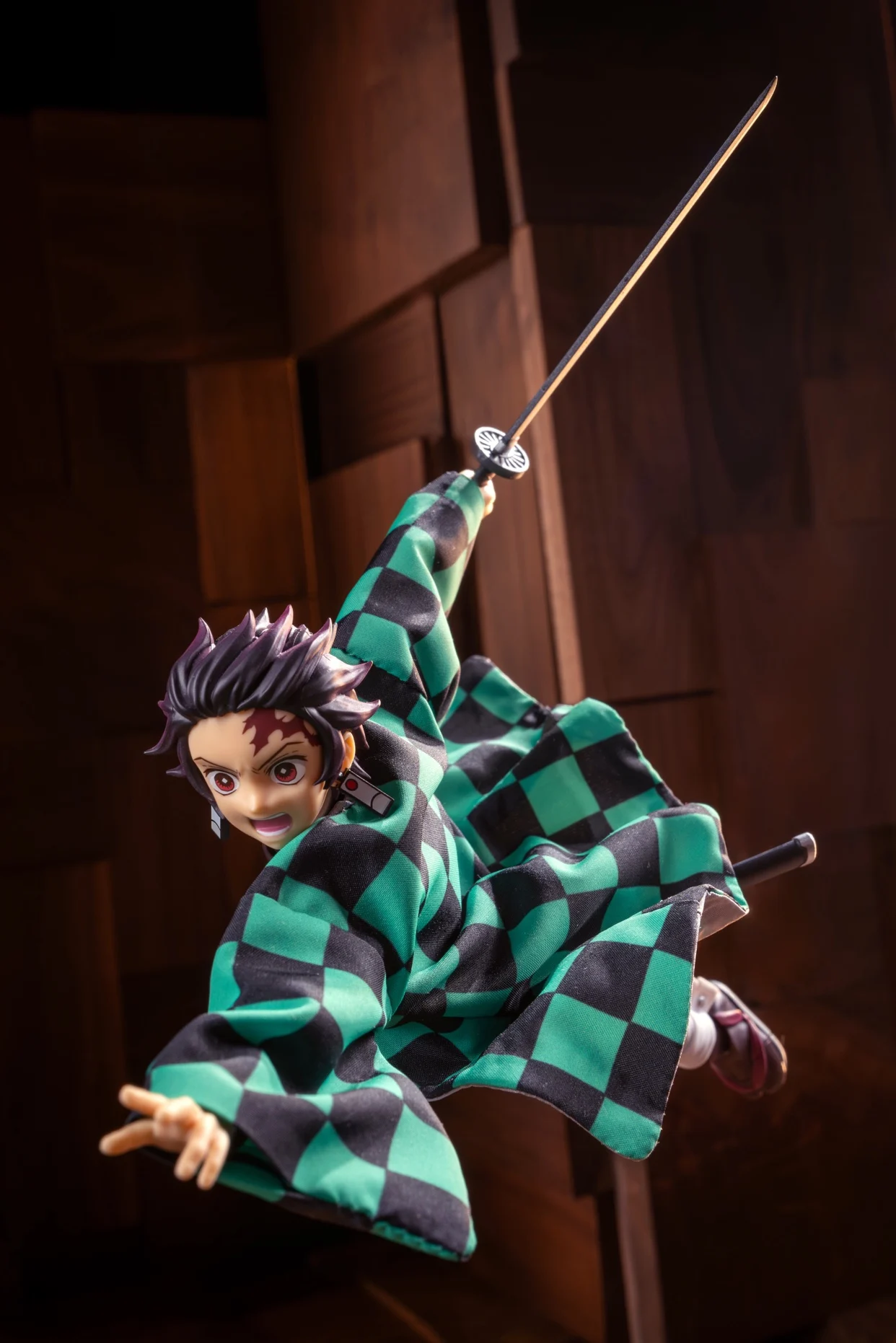 1/12 Scale Japanese Anime Kamado Tanjirou Plaid Cloth Kimono Coat Wire Shaped Short Cloak Clothes Model for Shf 6″ Male Body