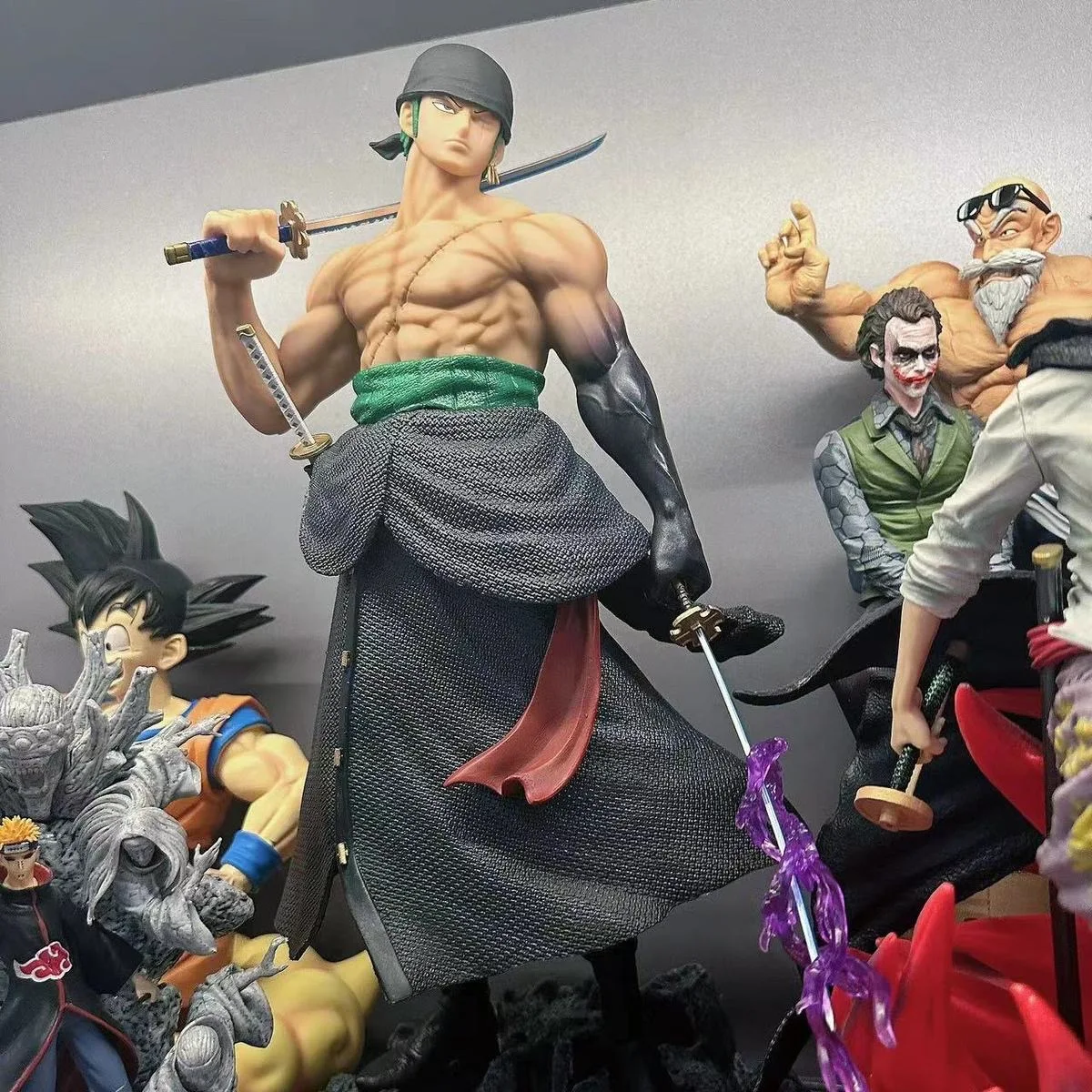 One Piece Anime Large 50cm Five-Headed Eagle Carrying Knife Domineering Zoro Collectible Statue Model Figure Ornament Gifts - Image 3