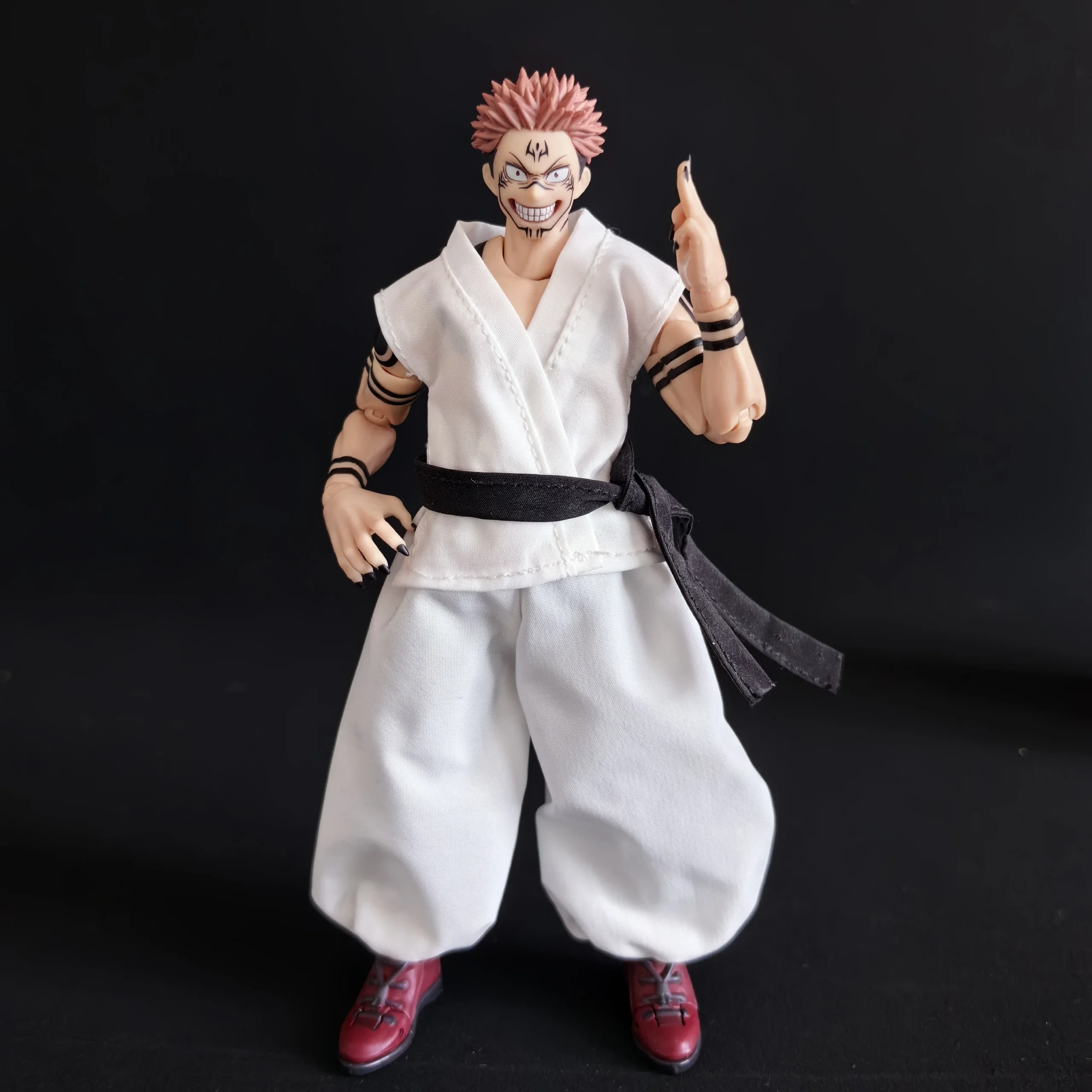 Bandai Shf Jujutsu Kaisen Ryomen Sukuna Combat Uniform White Long Robes Kimono Hanfu Clothes Model