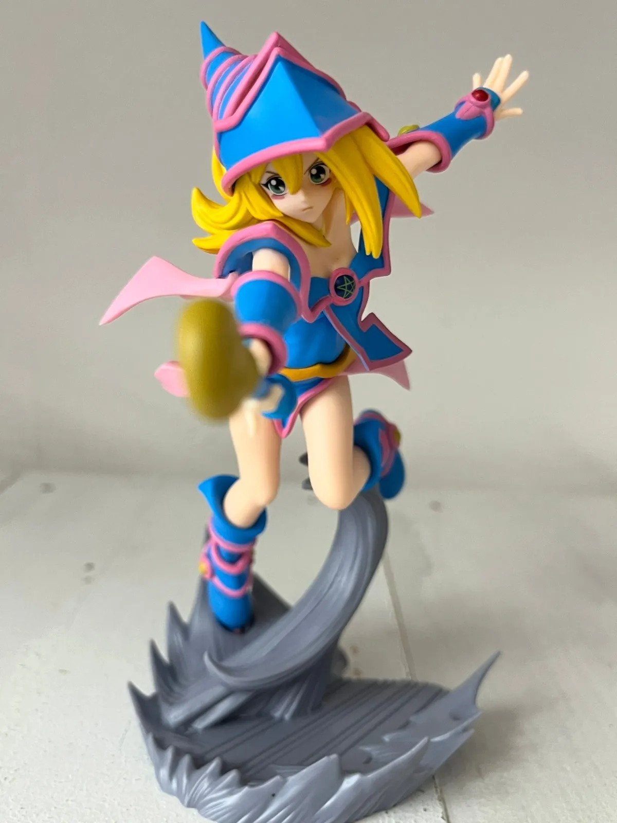 20CM BANDAI Anime Game Yu-Gi-Oh! Duel Monsters Atem Figure Battle Light Series Dark Magician Girl Model Toy Doll Action Figure