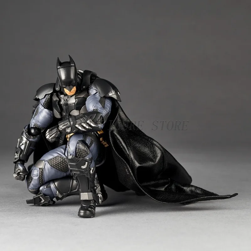 Amazing Yamaguchi Arkham Knight Action Figure Anime Movable Collectible Model Revoltech Arkham Asylum Bruce Wayne Figurine Toys