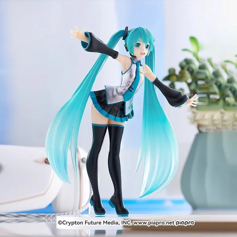 Miku Original Genuine Vocaloid Hatsune Miku Translucent Color Ver 17cm GSC Collections Model Toy Anime Figures Birthday Gifts