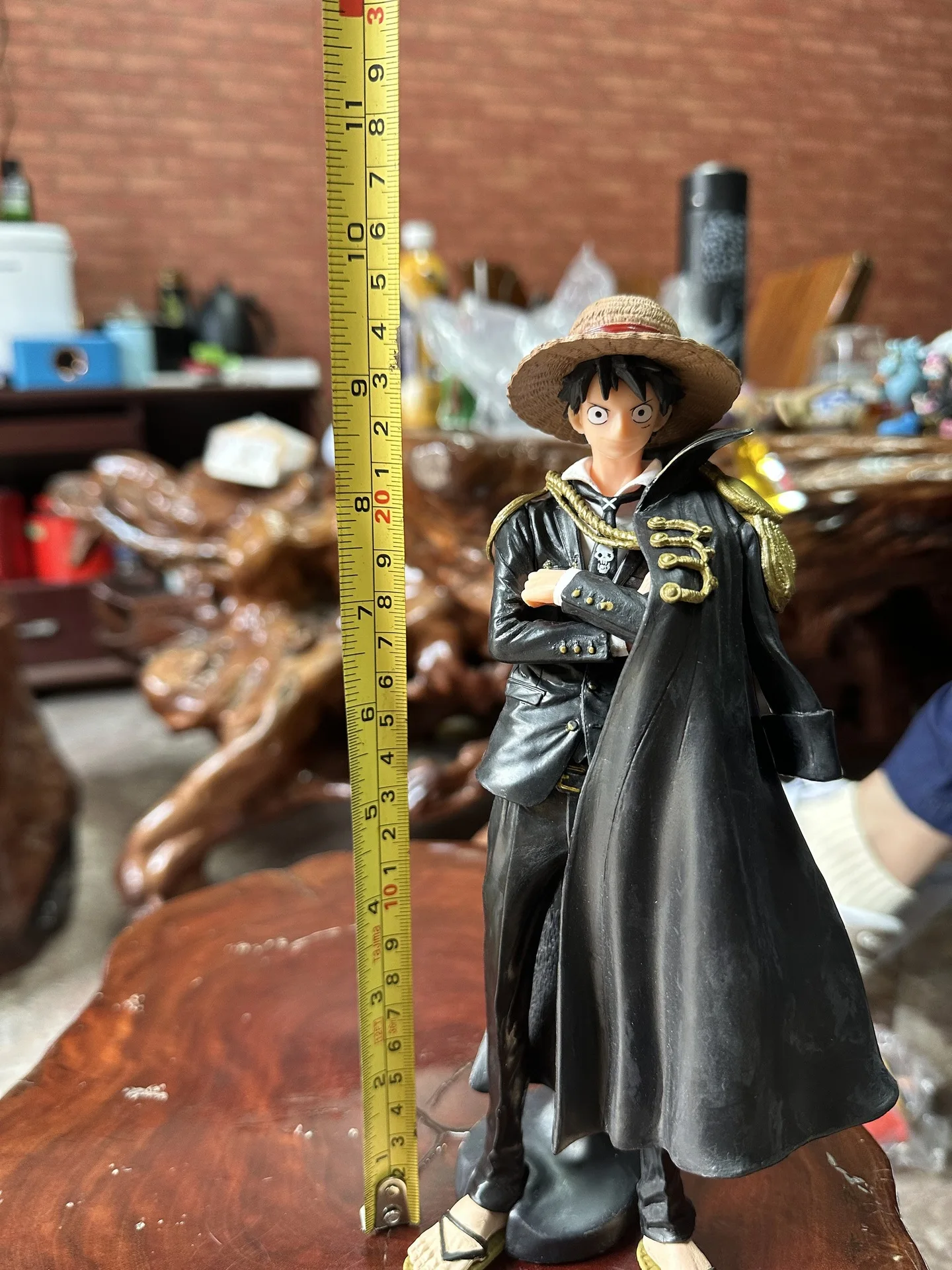 25CM Anime One Piece Red Luffy Shawl Figure Model Black Cloak Standing Model Toy Gift Doll Action Figure Removable
